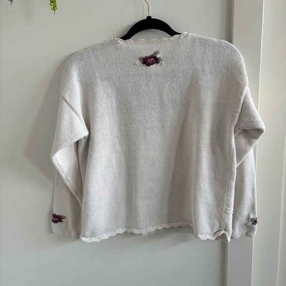 Handmade Vintage Women's Unique Floral Knit White Sweater Button Details Medium - Picture 7 of 10